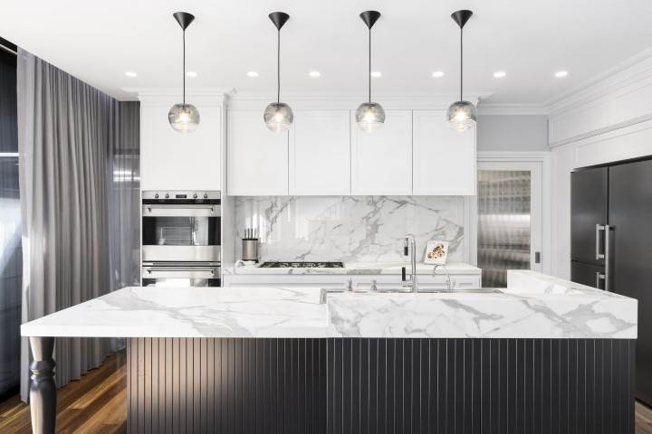 Pretende remodelar a casa de banho? Pretende remodelar a cozinha? Conheça dicas importantes para quem procura uma solução sem preocupações.